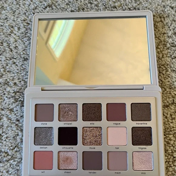 Natasha Denona I Need a Nude Eyeshadow Palette - Picture 8 of 10
